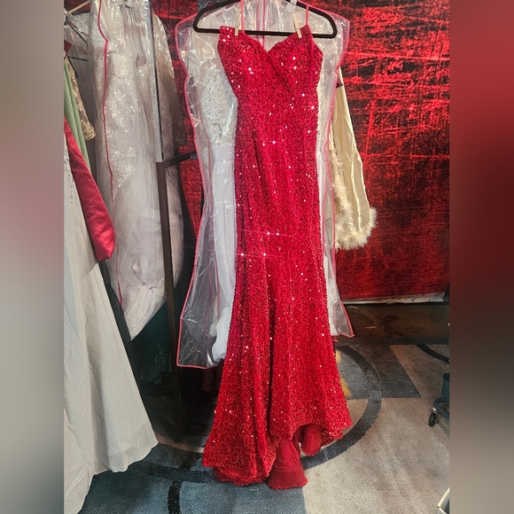 Dresses & Skirts - #27 NWOT red sequin dress size 6